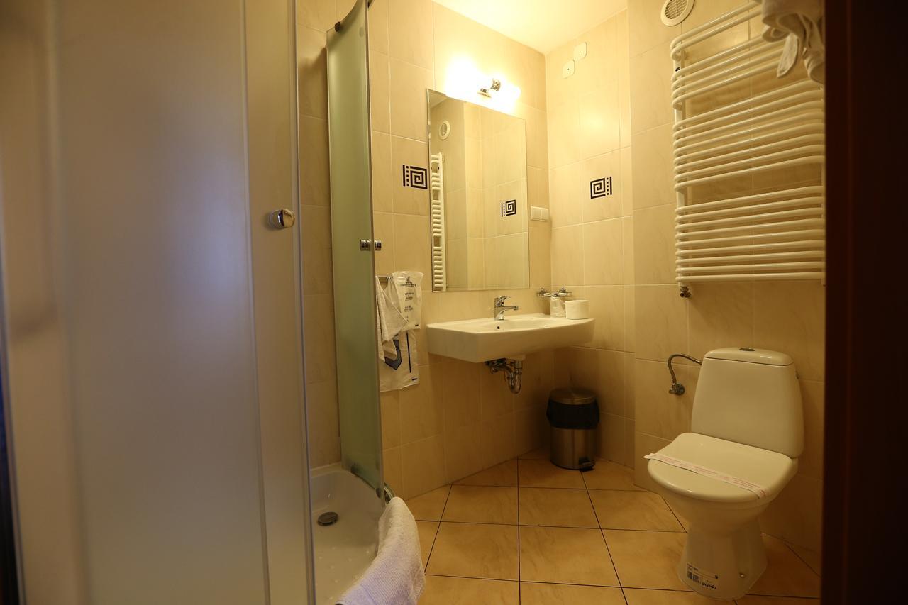 Hotel Korona Ciechanów Kamer foto