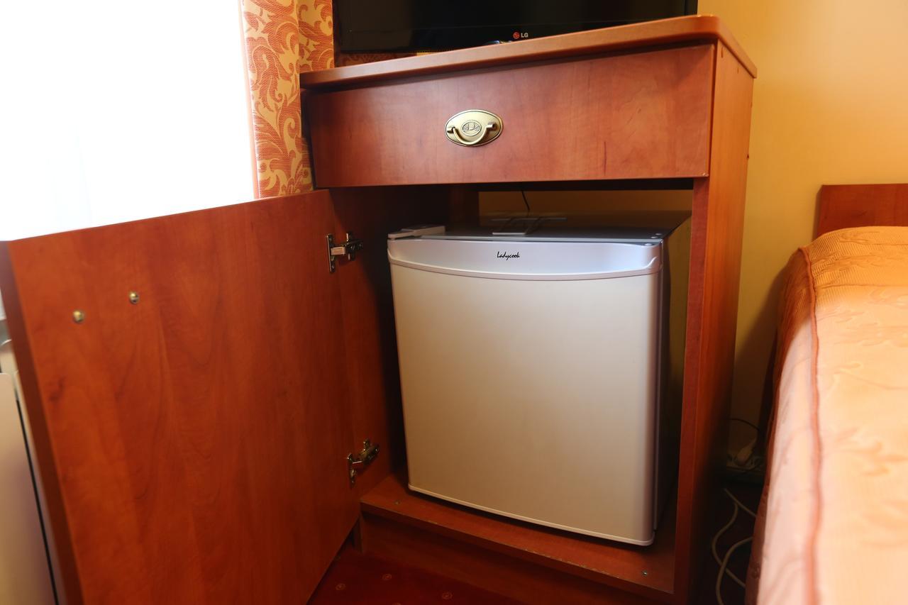 Hotel Korona Ciechanów Kamer foto